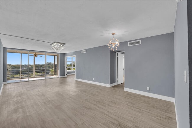 Building Photo - 3001 S Course Dr