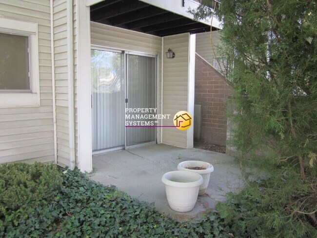 Building Photo - 1042 Quail Vista Ct