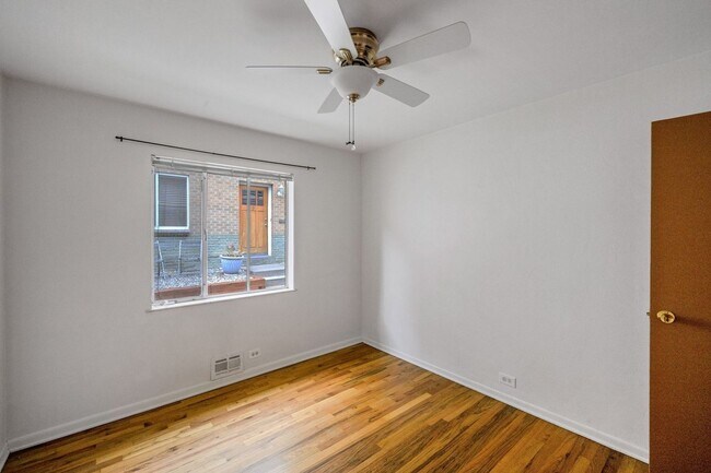 Building Photo - Charming 1BR Apartment in Denver