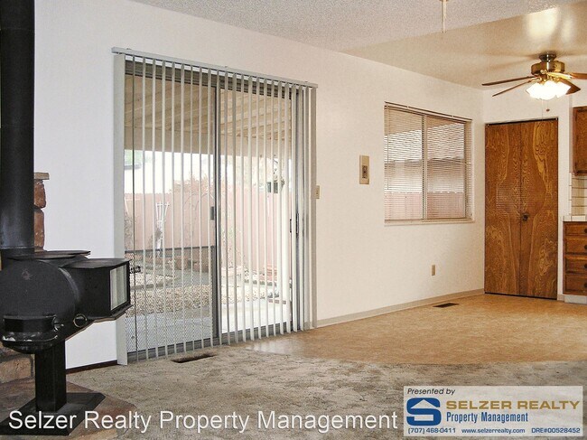 Building Photo - 3 br, 2 bath House - 1531 Gamay Pl.
