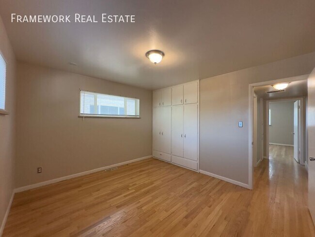 Building Photo - 4350 Ingalls St