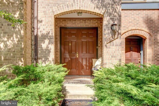 Building Photo - 5707 Waters Edge Landing Court