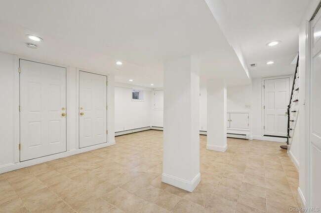 Building Photo - 71 Tamarack Rd