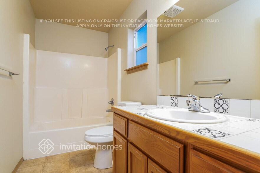 Building Photo - 306 Deeded St