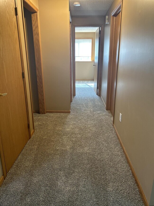 Building Photo - 9059 Oriole Ln