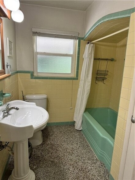 Building Photo - 2063 34th Ave