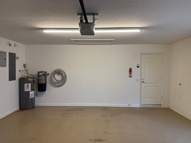 Building Photo - Elegant 2 Bedroom 2 Bath Villa Villagewalk in Palmer Ranch