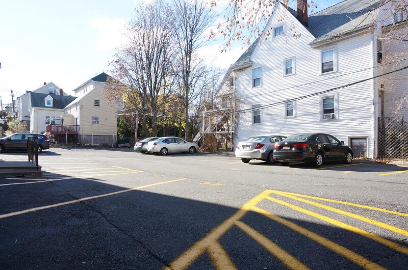 Building Photo - 39 Shepard St