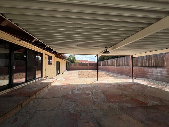 Building Photo - 420 Fairview Ln