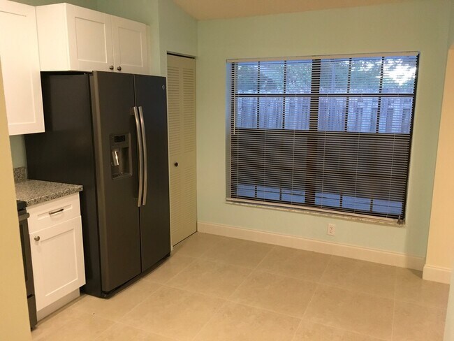 Building Photo - 9870 Watermill Cir