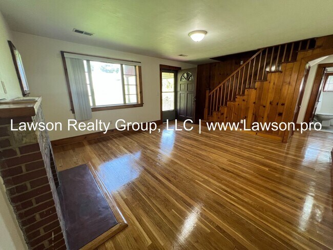 Building Photo - Quaint Two Bedroom Home By Christmas Tree Farm