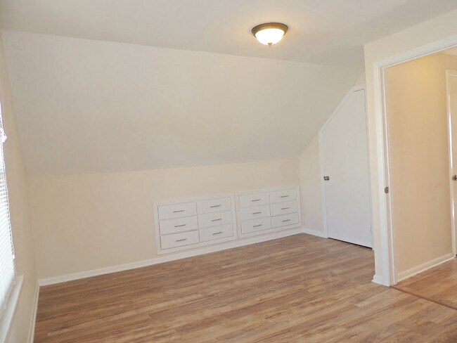 Building Photo - 27080 Zeman Ave