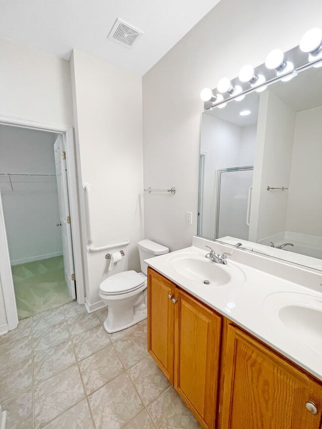 Building Photo - Welcoming 3 Bed, 2.5 Bath Home in Midlothian!