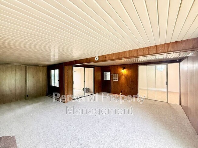 Building Photo - 5904 NE 109th St