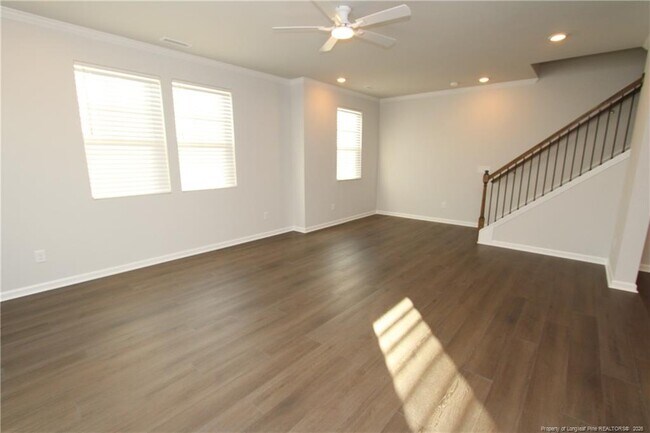 Building Photo - 510 Light Oak Wy