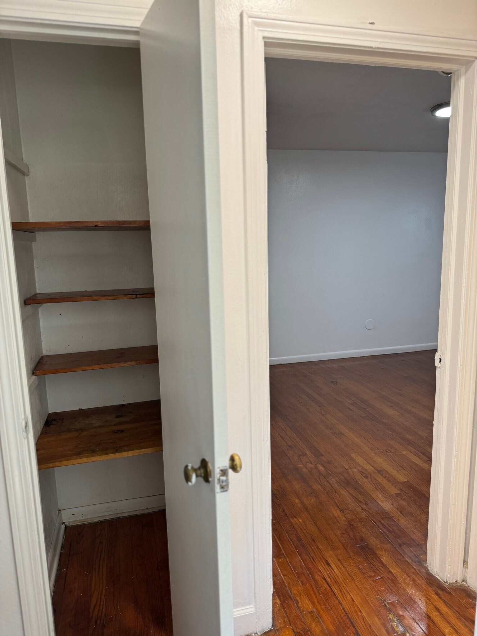 Building Photo - 1007 W 36th St