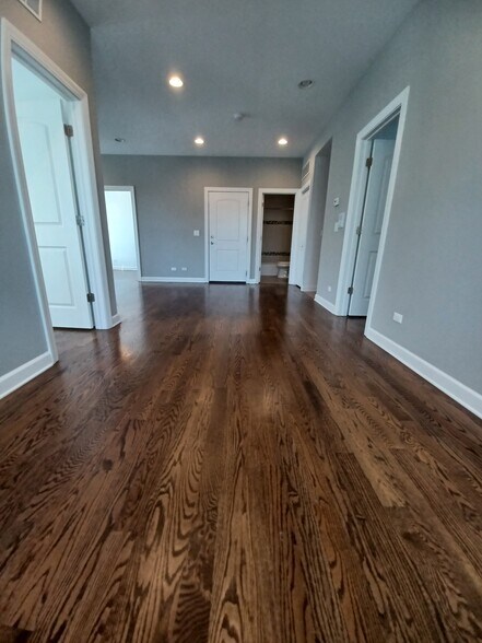 Dining room - 2800 W Logan Blvd