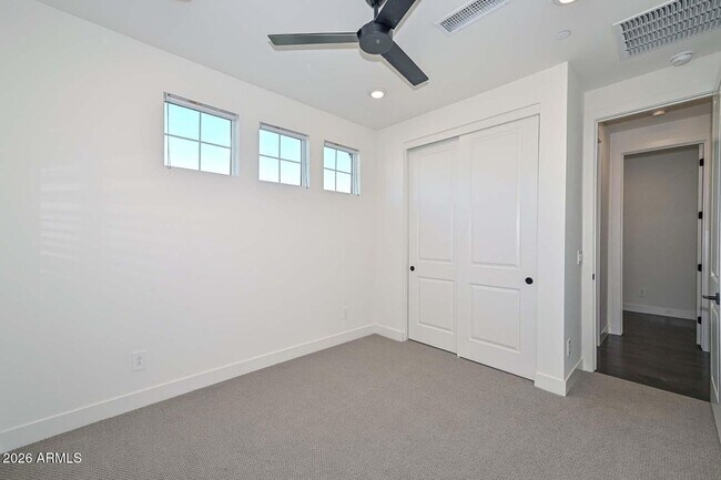 Building Photo - 11300 N Casa Dega Dr