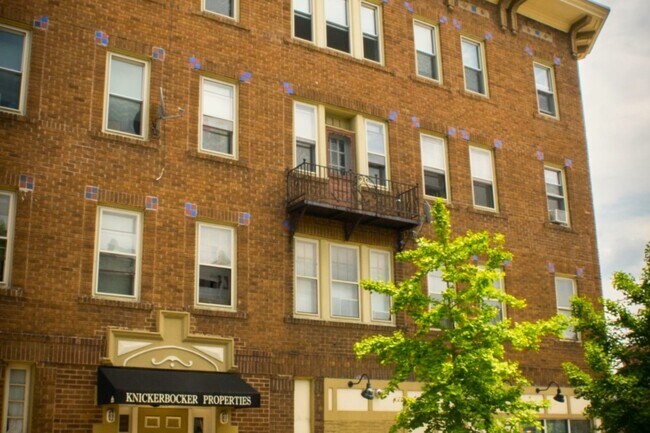 Primary Photo - 4435 Baltimore Ave