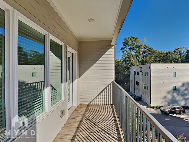 Building Photo - 1434 Walker Pl SE