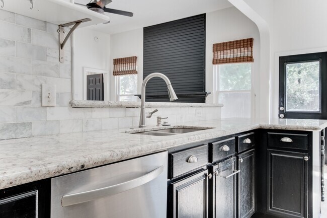 Building Photo - 31302 Baker Lake Dr