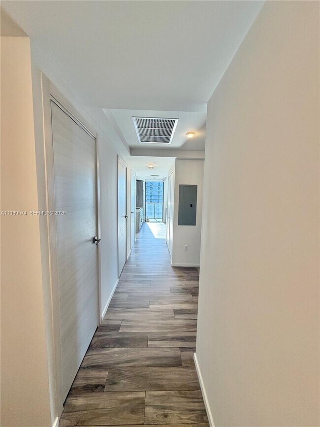 Building Photo - 801 S Miami Ave