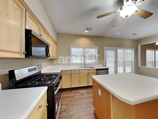 Building Photo - 5715 Oxborough Way