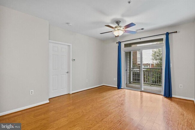 Building Photo - 801 S Greenbrier St