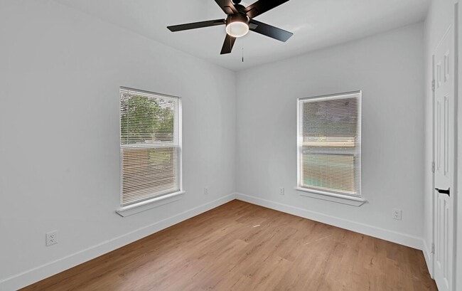 Building Photo - Newly Remodeled 4BD 2BA Home in Waco