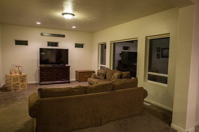 Building Photo - 3360 W Willow Park Dr