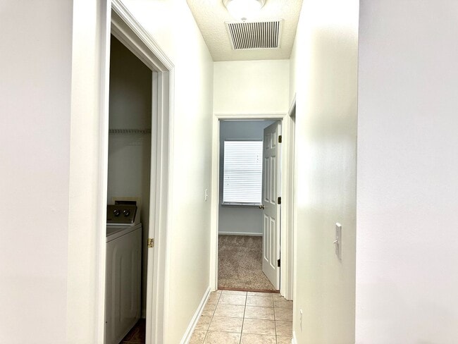 Building Photo - Beautiful 4/3, Amenities Galore! Located i...