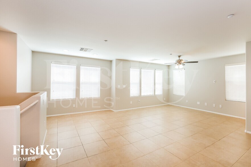 Building Photo - 8944 Amy Olivia Ave