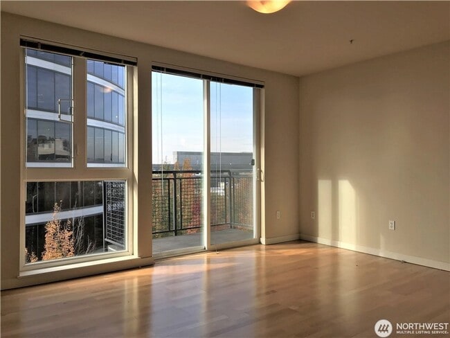 Building Photo - 0Bd/1Ba Seattle Condo
