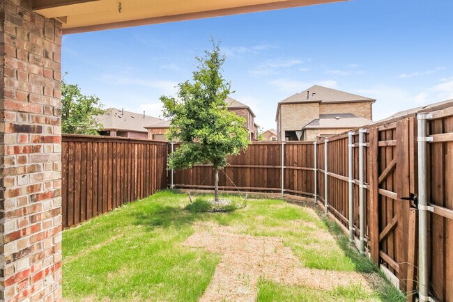 Building Photo - 2157 Barx Dr