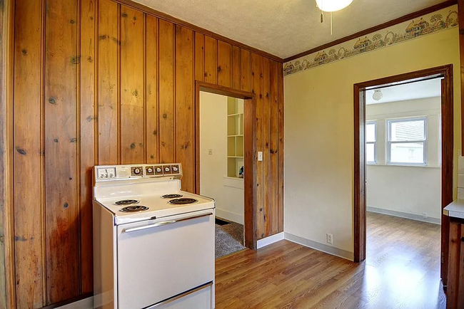 Building Photo - Renovated Farmhouse on Over 2 Acres – Waynesville Schools