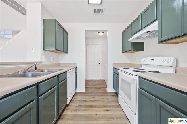 Building Photo - 107 Cedargrove