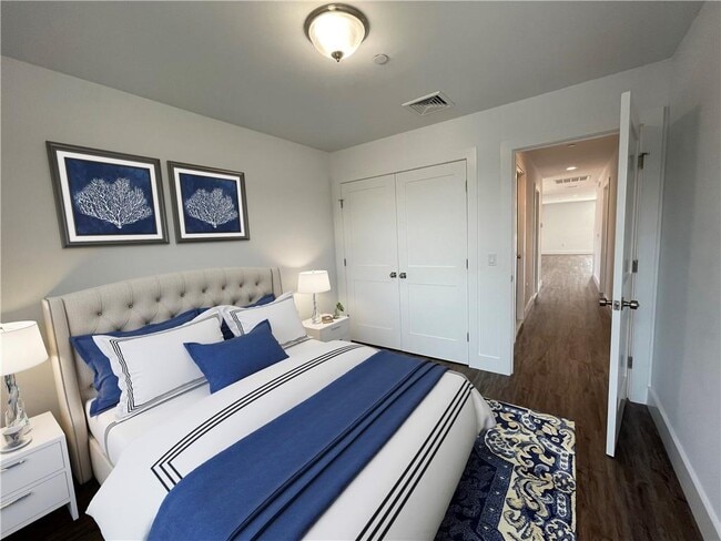 Building Photo - 3-11 Beach 87th St