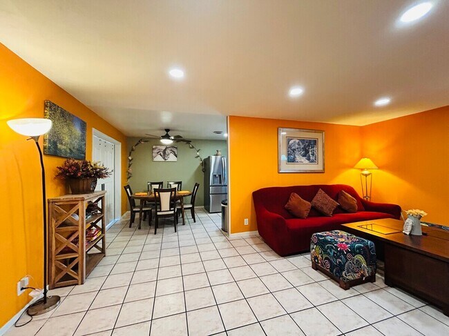 Building Photo - 8871 Belmont St