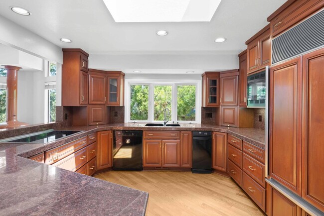 Building Photo - 7175 Red Holly Ct