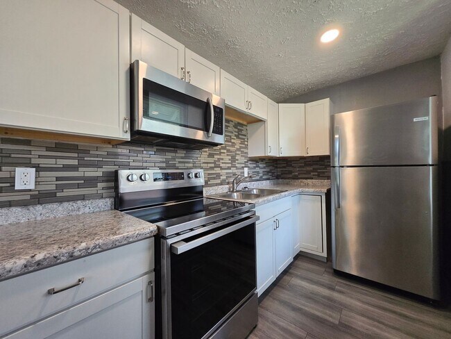 Building Photo - 2832 Rushland Dr