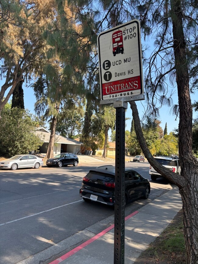 Building Photo - 1116 J St