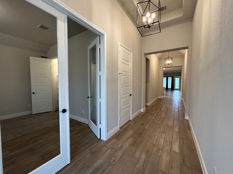 Building Photo - 14081 May Mist