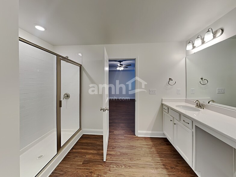 Building Photo - 1121 Bethany Dallas Dr