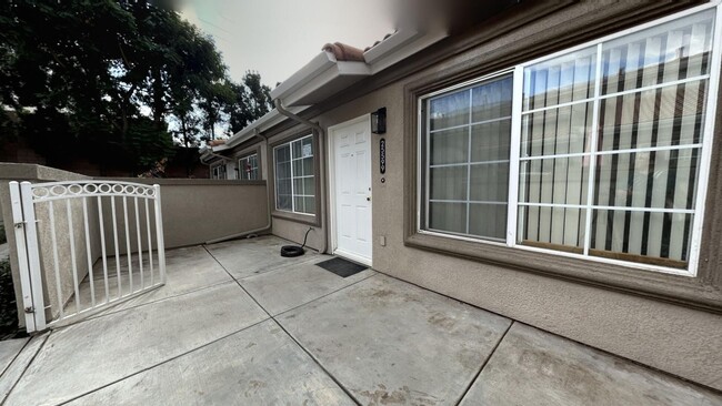 Building Photo - PRICE REDUCTION! Charming 3 Bedroom 3 Bath...