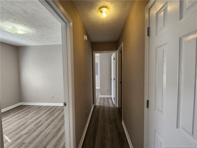 Building Photo - 2908 Rosemeade Dr