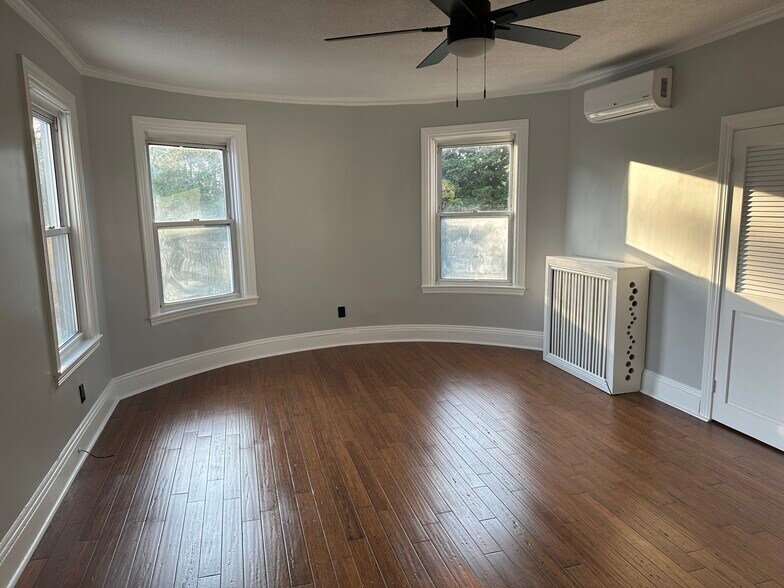 Building Photo - 205 Waterman Ave