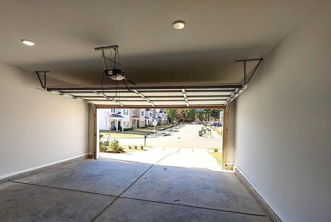 Building Photo - Coming soon!!!  "Charming 3-Bed Haven in H...