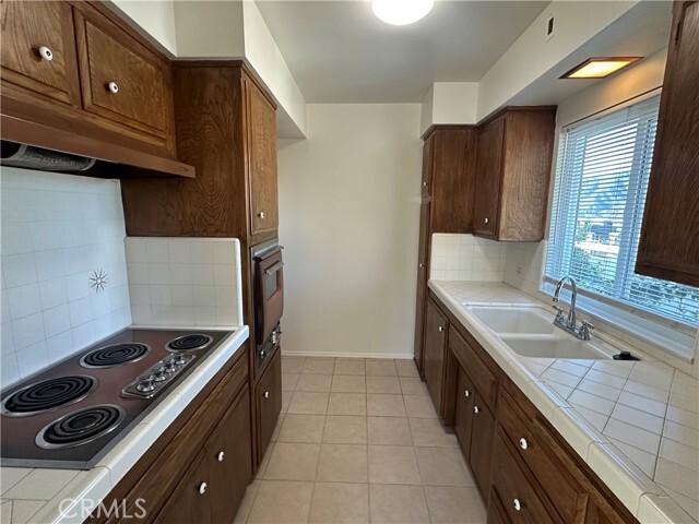 Building Photo - 2158 La Canada Crest Dr