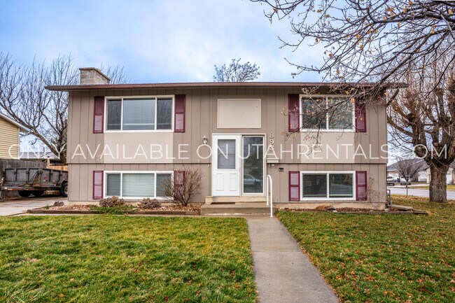 Building Photo - 893 N 500 E