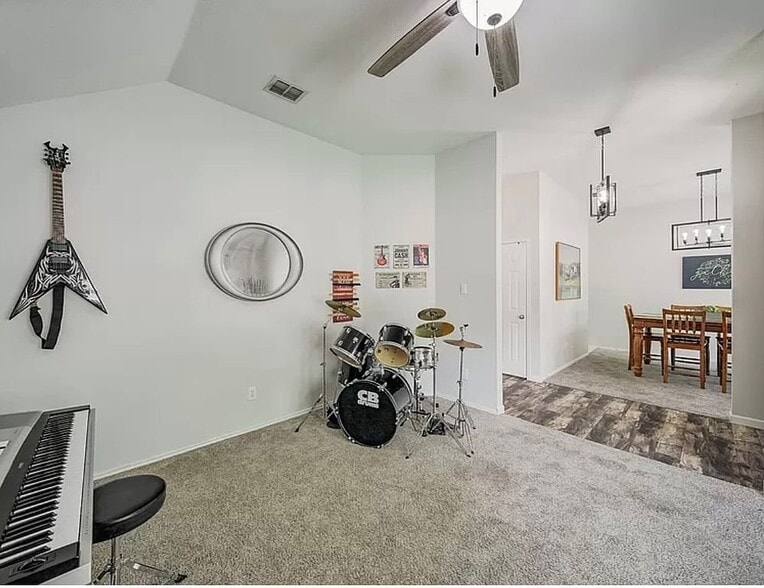 Building Photo - 5558 Mesa Verde Ct